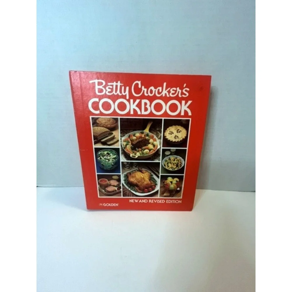 Betty Crocker's Cookbook New and Revised Edition 1981 Vintage Red Binder Golden